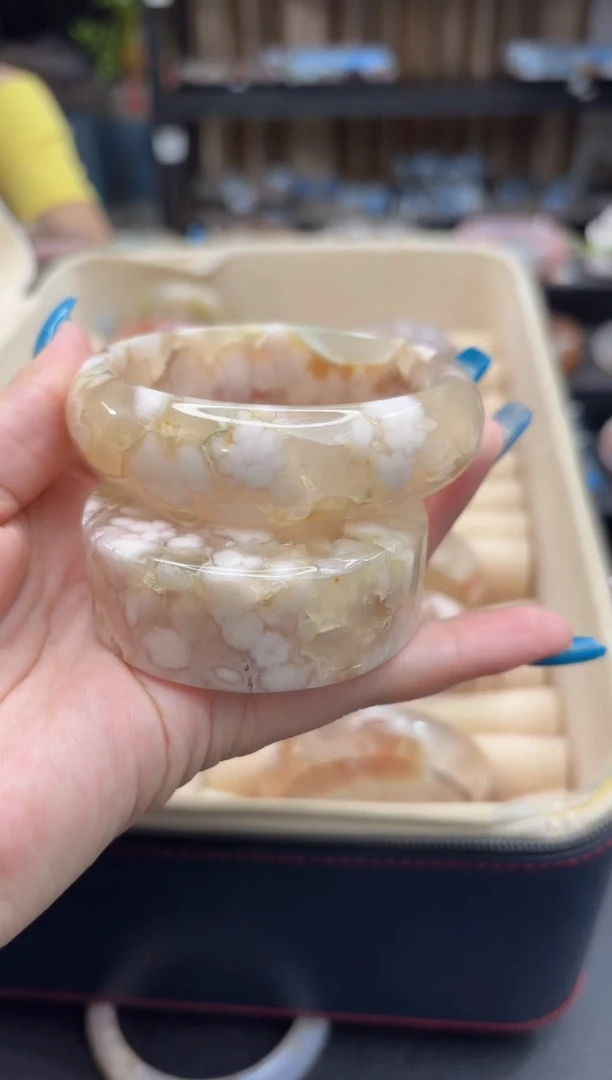 未镶嵌手镯石英质玉776(62圈赠送镯心)