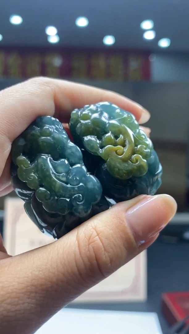 【闪购商品】定制翡翠未镶嵌********913一对