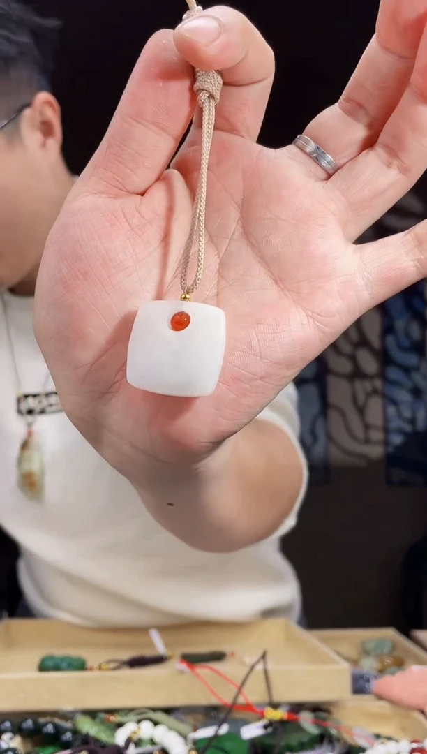 【闪购商品】和田玉颈饰未镶嵌拍一发一