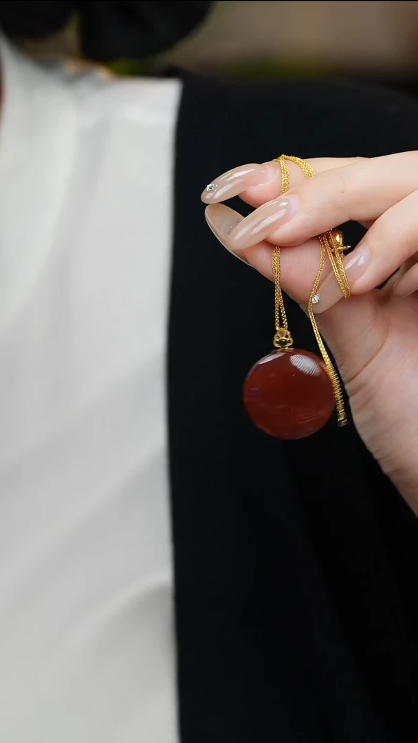 18K金镶嵌吊坠南红玛瑙D-