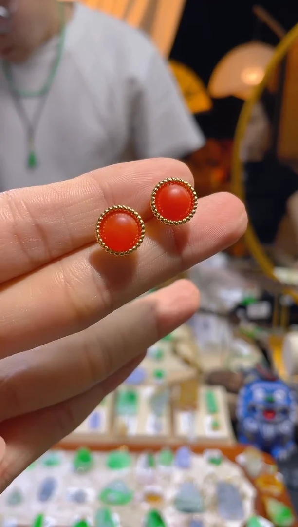 南红玛瑙未镶嵌耳饰百元以下不出证