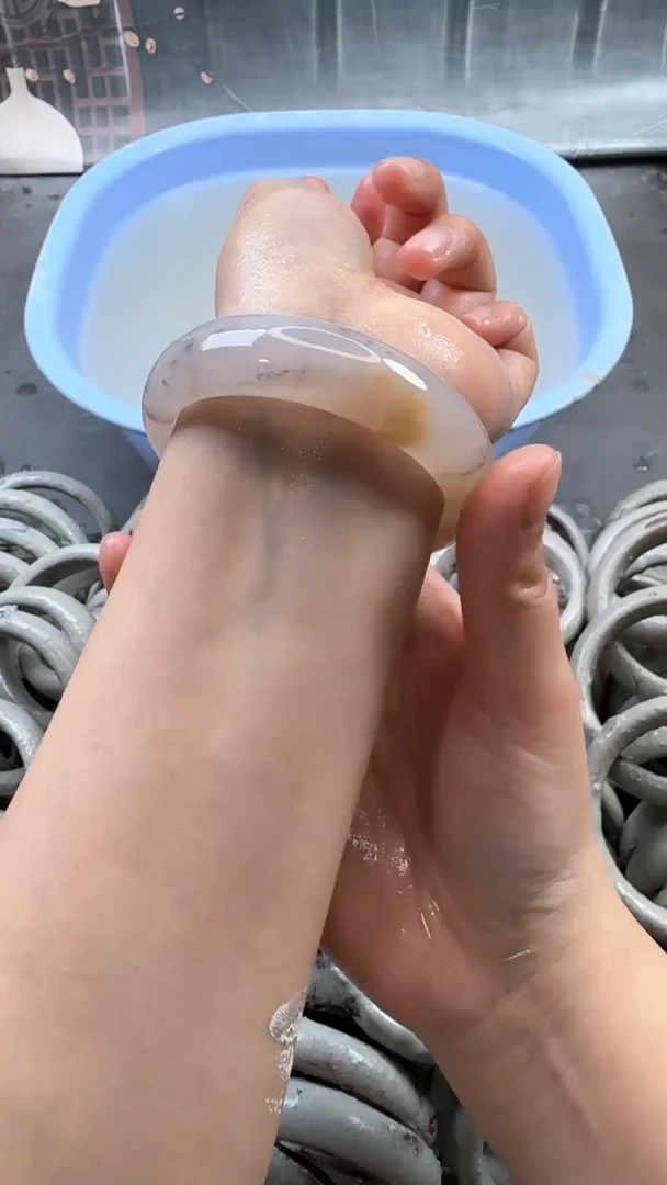 【闪购商品】石英质玉手镯未镶嵌3