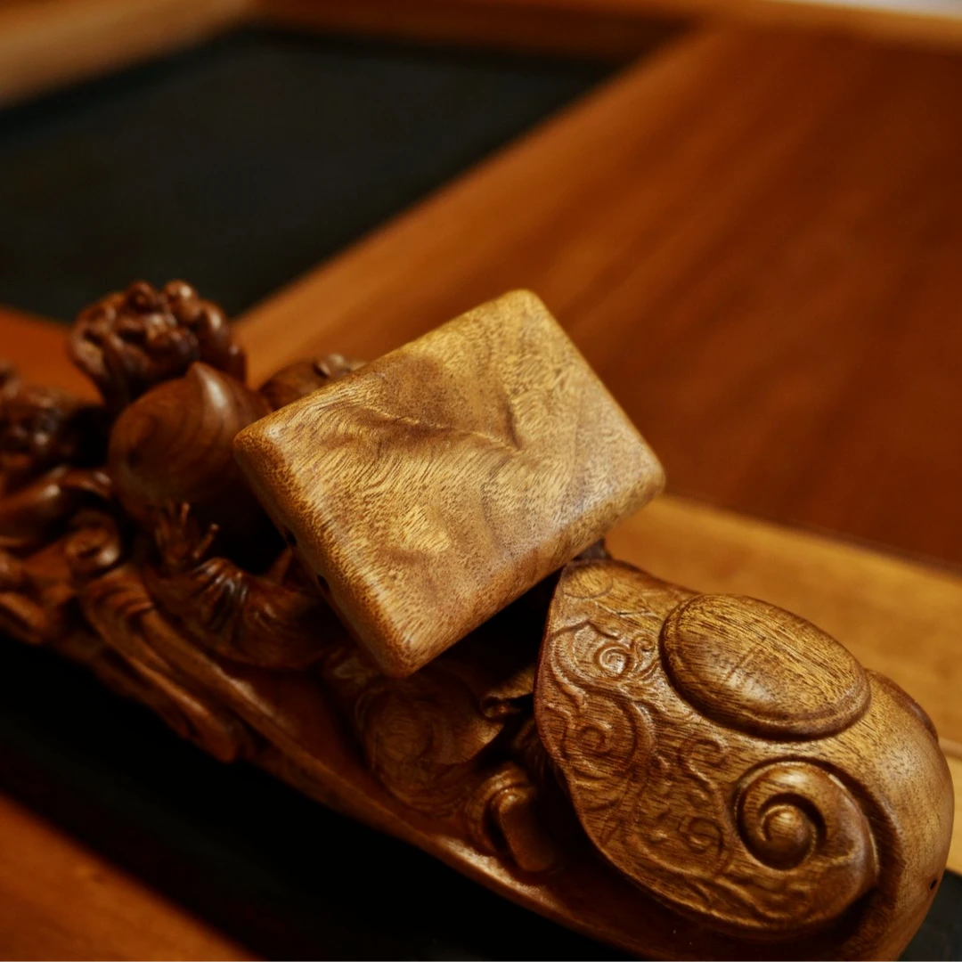 金丝楠木无事牌吊坠