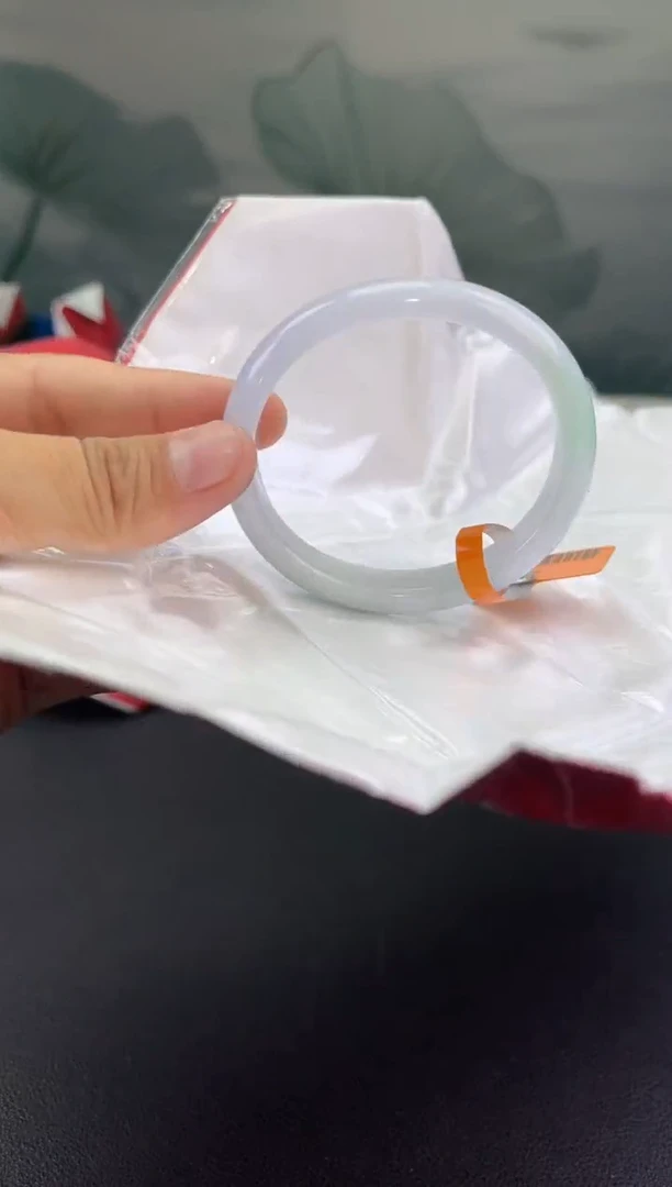 翡翠手镯（贵妃镯）未镶嵌翡翠手镯