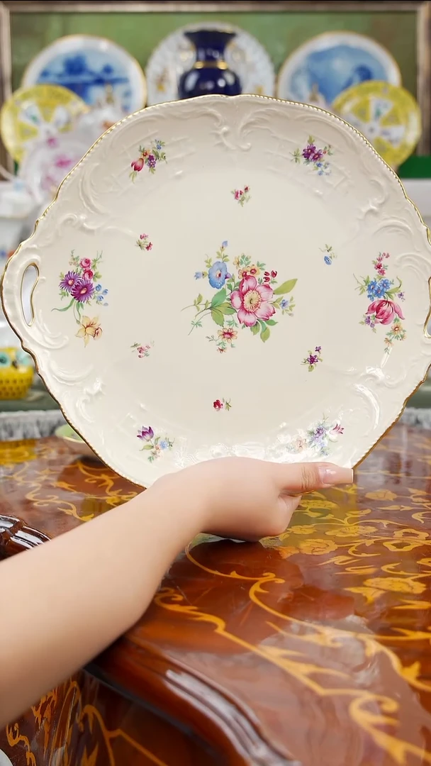 摆件娜娜中古瓷器如图所示92