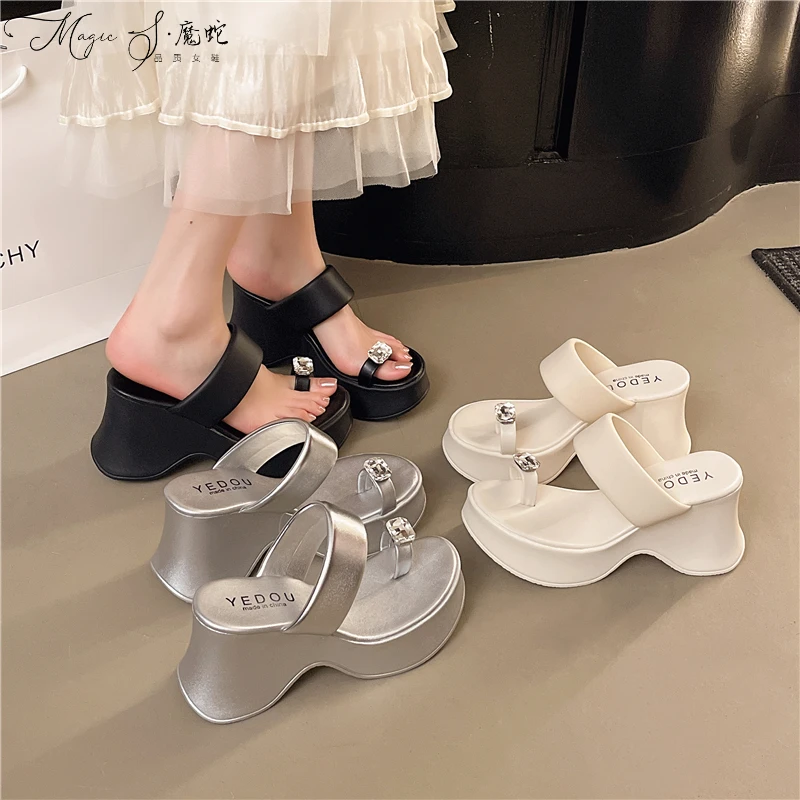 【万达撤柜】网红时尚小个子水钻套趾一字拖凉拖鞋女2025新款配裙子