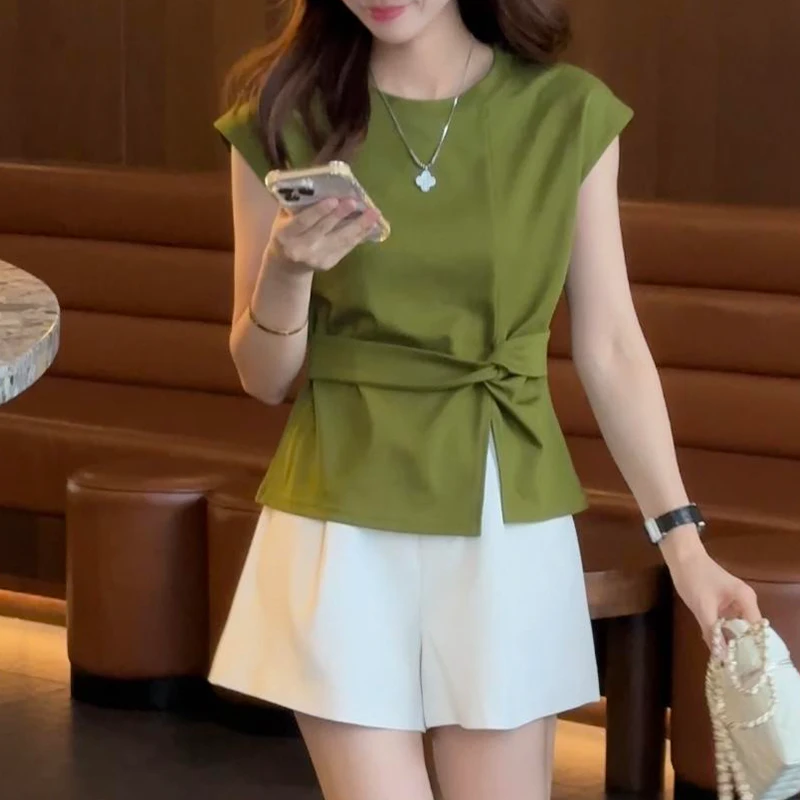 2026夏季新款飞飞袖掐腰扭结开叉下摆T恤设计感小众女装洋气上衣