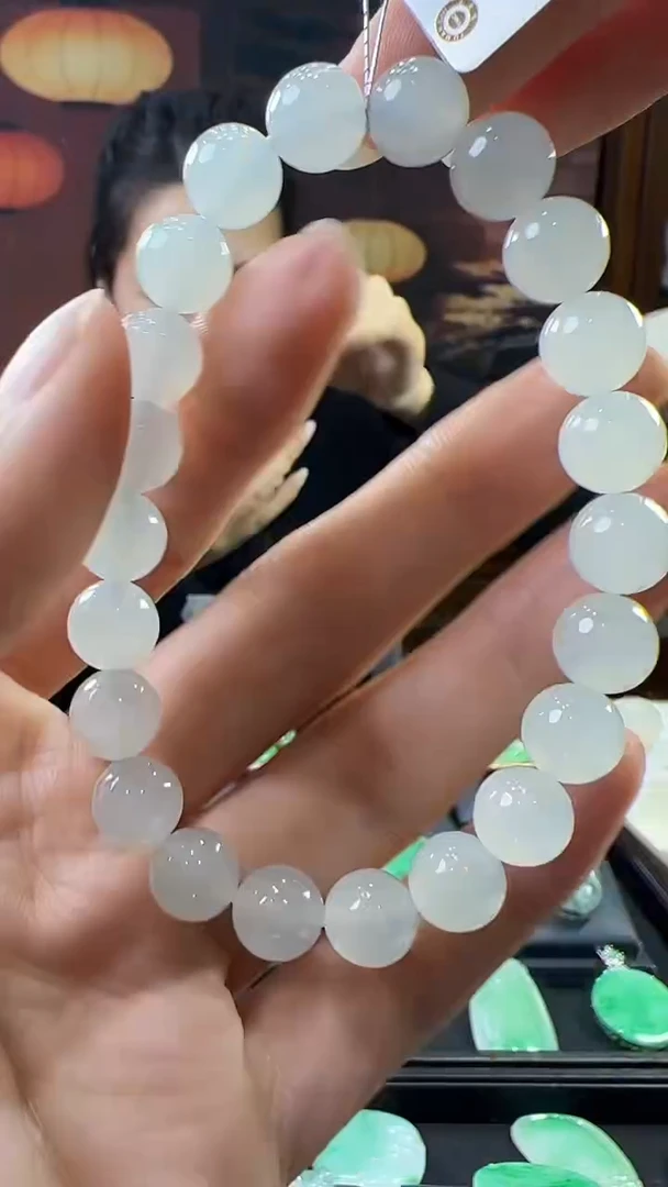 未镶嵌挂件翡翠手串