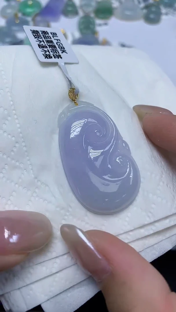 翡翠18K金镶嵌颈饰天然缅甸翡翠A货