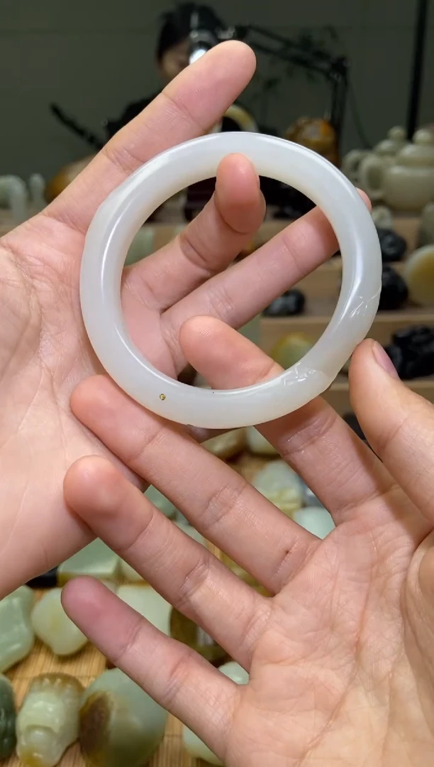 未镶嵌手镯和田玉新疆和田玉手镯 圈口56-57