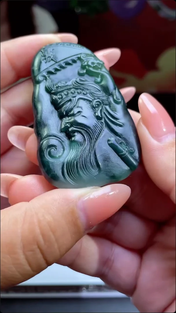 定制翡翠未镶嵌关公