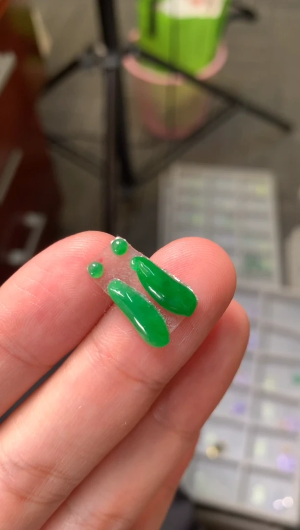 未镶嵌定制翡翠裸玉