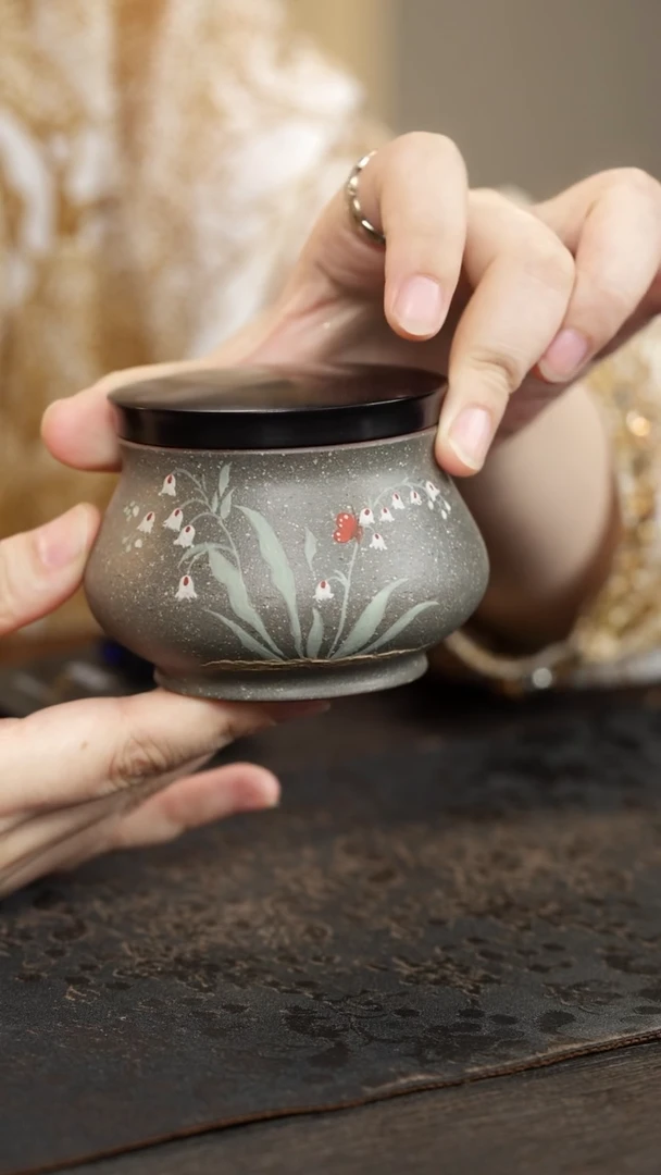 紫砂茶叶罐小罐木盖淡墨泥泥绘铃兰花