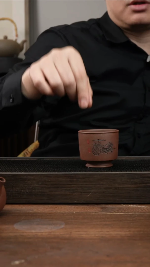 茶杯紫砂紫泥 小马车  刻绘主人杯 ！