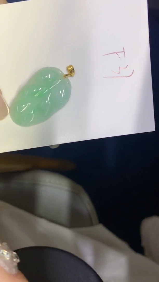 翡翠未镶嵌颈饰缅甸天然翡翠A货