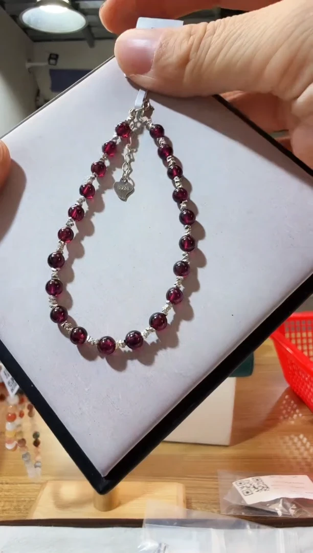 未镶嵌手链石榴石优0069 约4mm