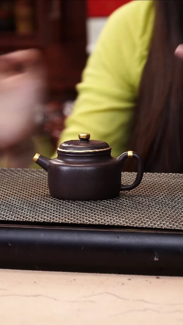 茶壶紫砂品*四号井茄皮紫泥描金德钟130cc