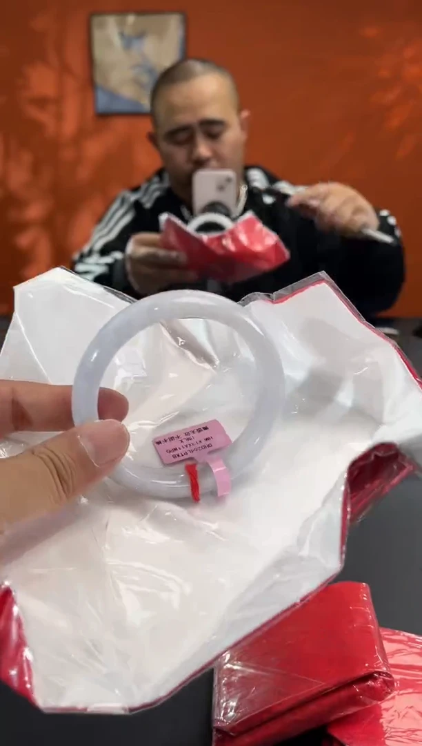 未镶嵌手镯翡翠62