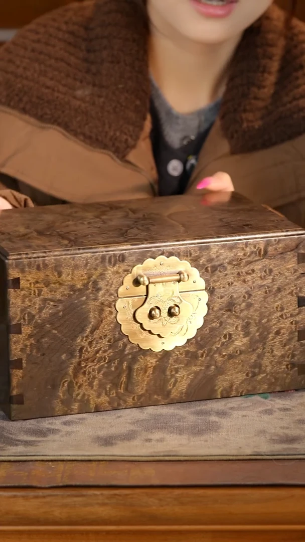 金丝楠乌木龙胆纹一木一器首饰盒