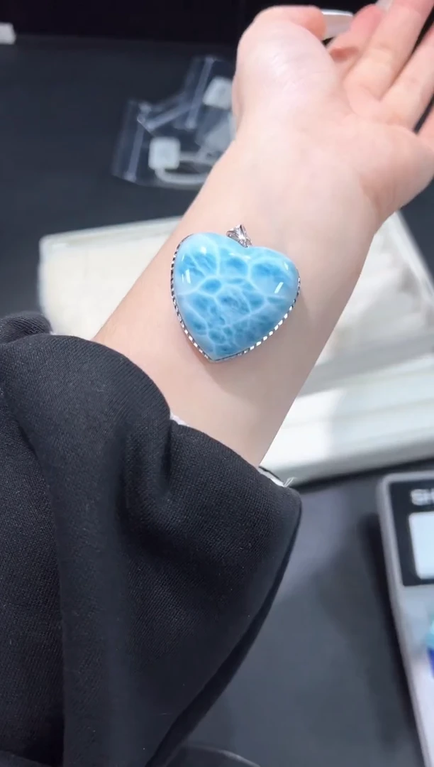 未镶嵌针钠钙石（海纹石）吊坠(不含链)24j多样性发其一【1个】