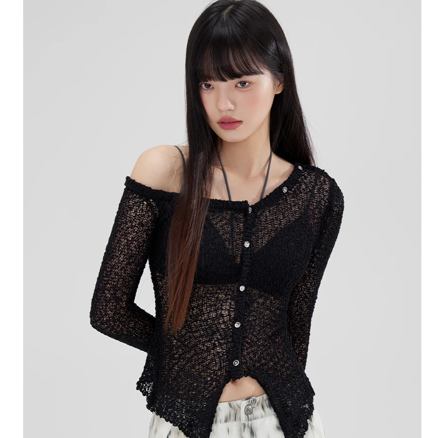 WooHa/吾哈春新款纯欲性感微透个性斜肩针织衫女