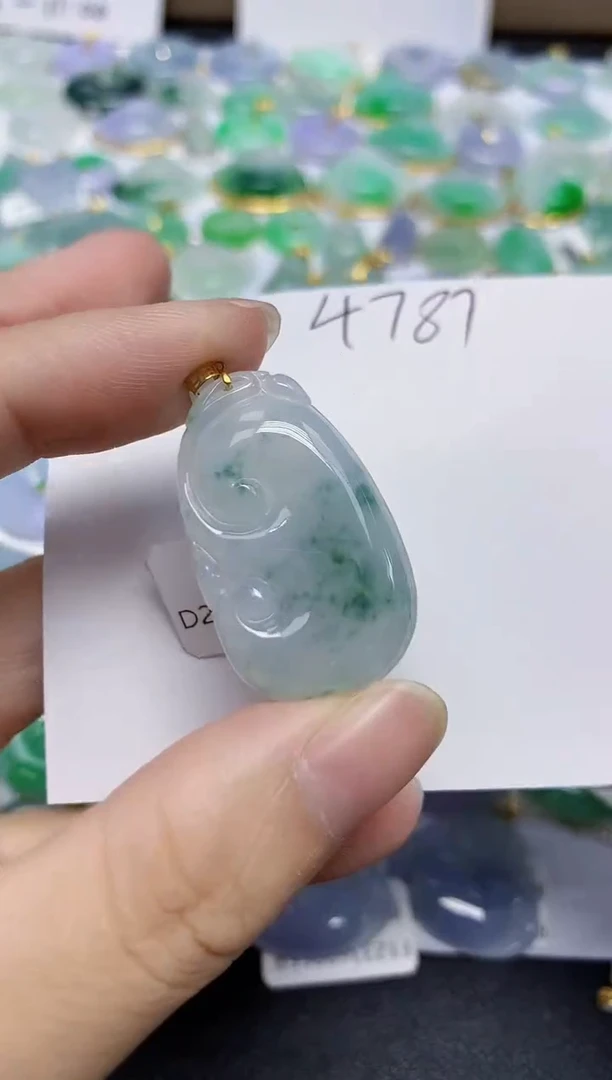 翡翠18K金镶嵌颈饰11111111111