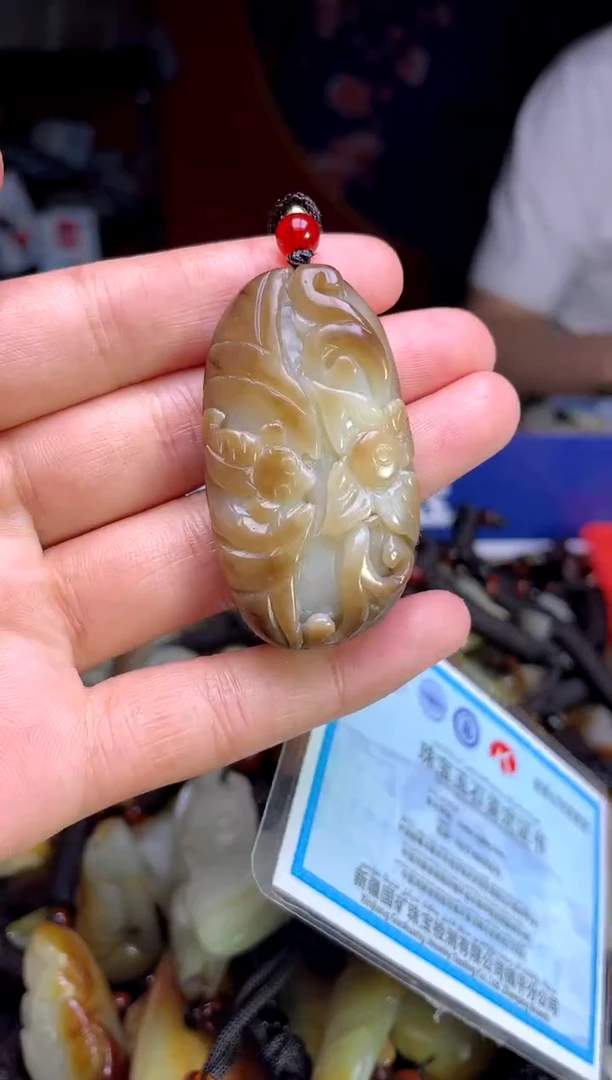 和田玉未镶嵌颈饰1