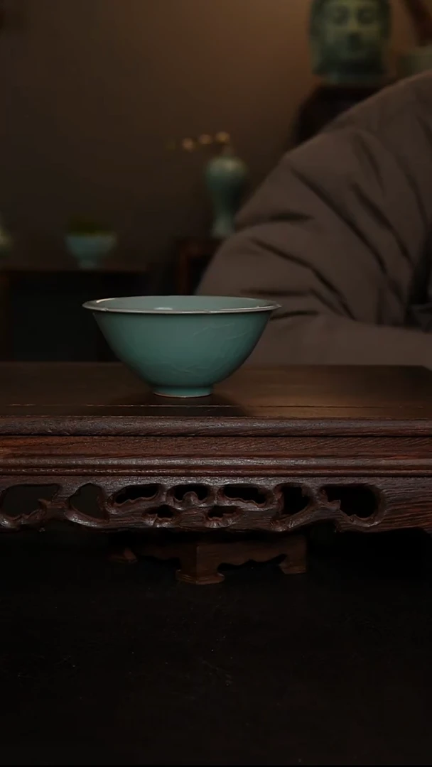 摆件瓷仿古釉手工葵口斗笠