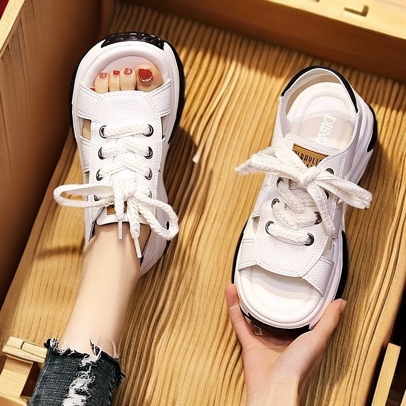 运动凉拖鞋女夏超火2025年新款松糕厚底一字拖软底防滑系带沙滩鞋