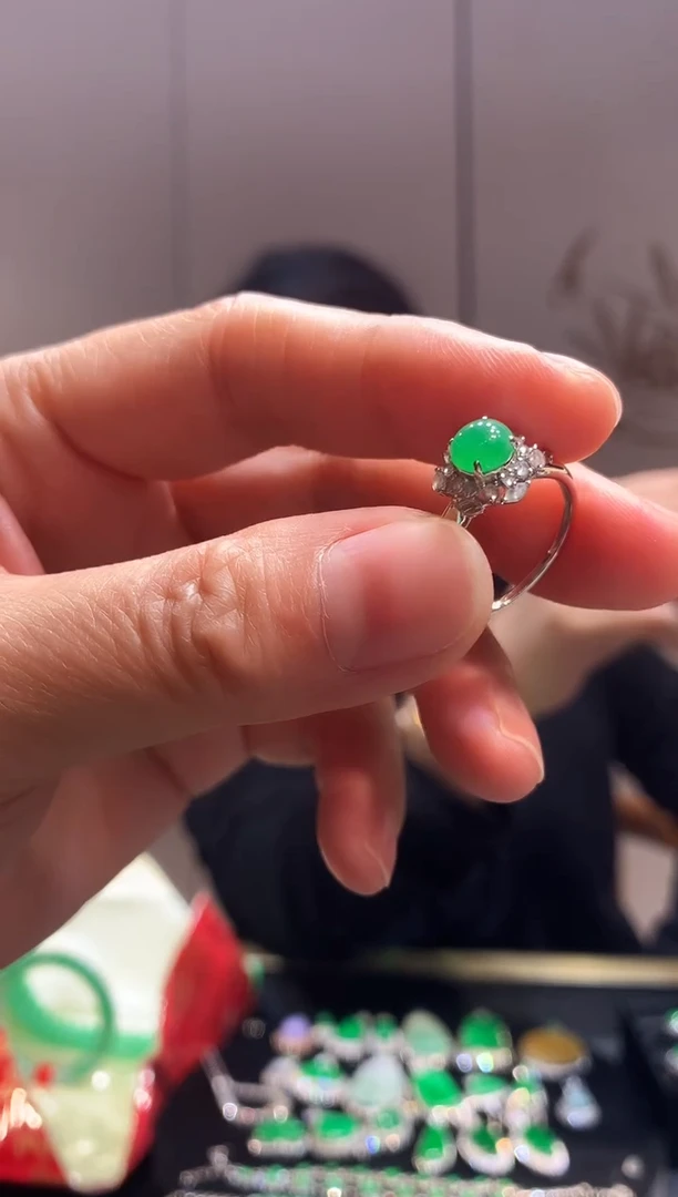 【闪购商品】翡翠戒指18K金镶嵌戒指 