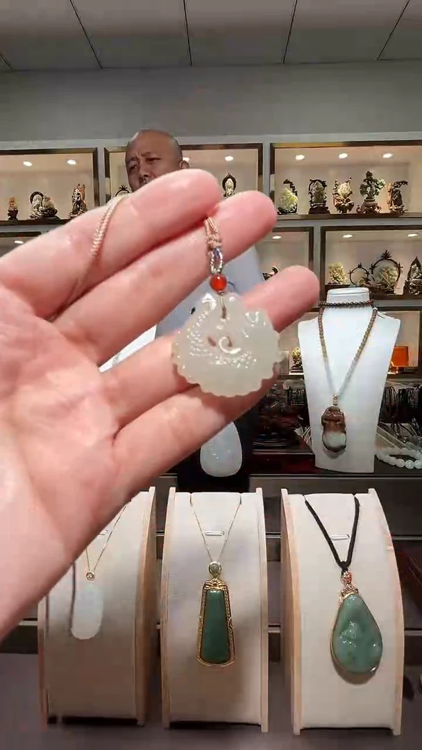 和田玉未镶嵌颈饰1