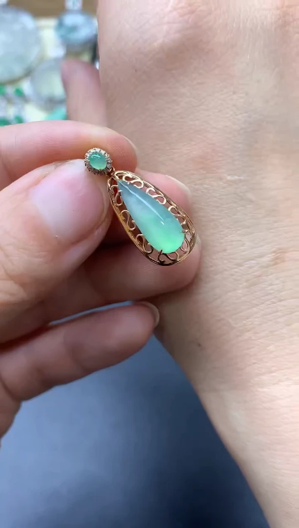 颈饰18K金镶嵌翡翠360-中国好珍宝