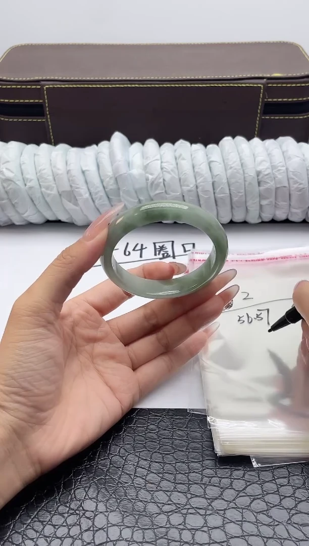 2手镯所见即所得拍啥发啥