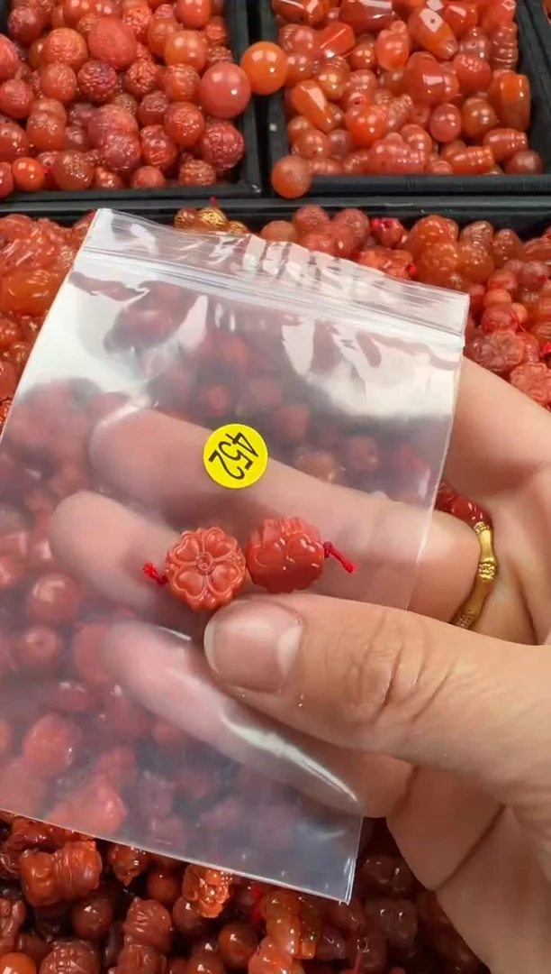 【闪购商品】南红玛瑙颈饰未镶嵌1