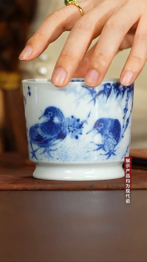 杯吴健青花小鸡啄米直筒杯