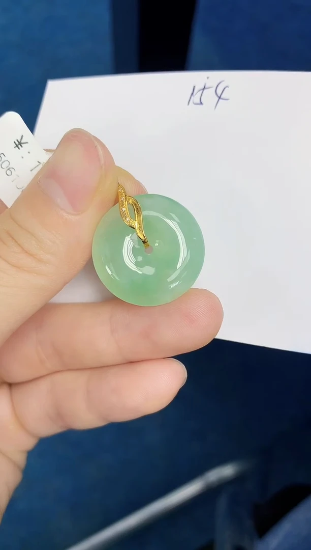 翡翠18K金镶嵌颈饰天然缅甸翡翠A货