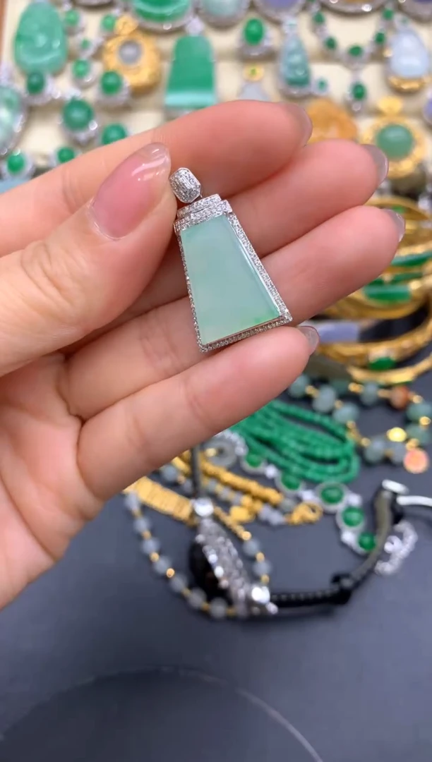 【闪购商品】翡翠颈饰18K金镶嵌148-中国好珍宝