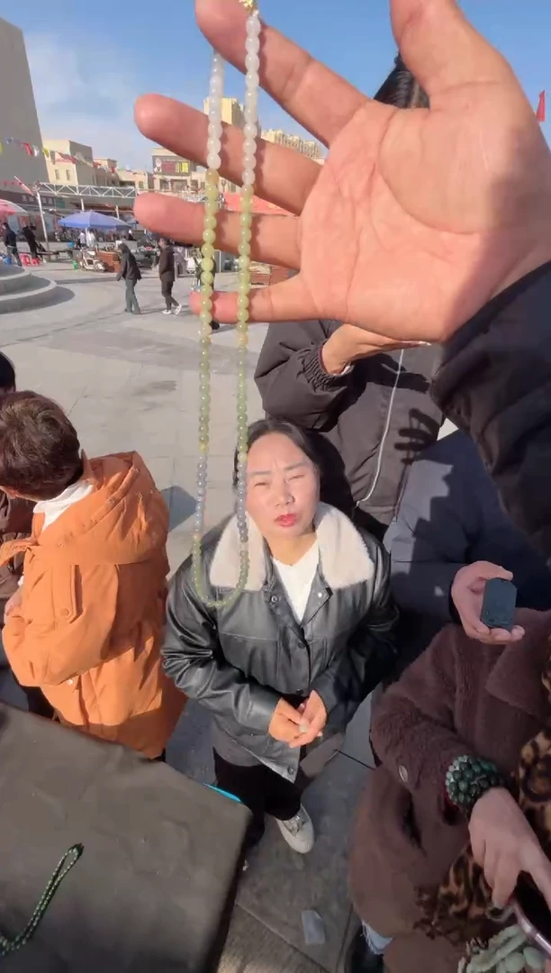 未镶嵌和田玉（糖玉）挂件和田玉