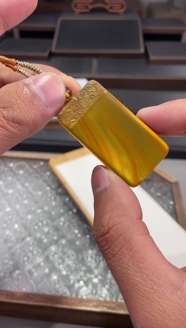 琥珀颈饰未镶嵌仿古平安无事牌吊坠