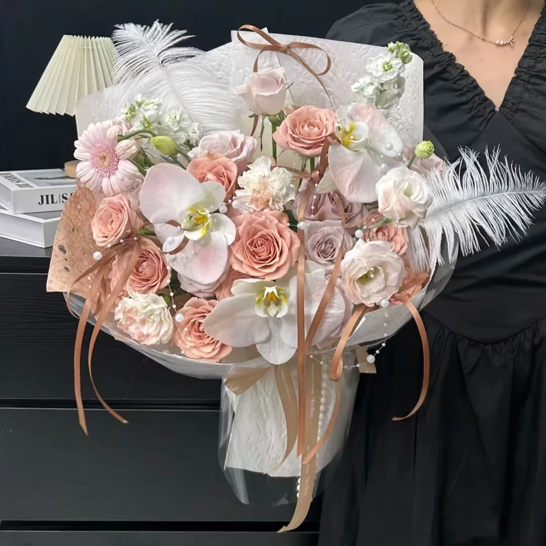 卡布奇诺曼塔蝴蝶兰混搭花束高级感鲜花送女友送老婆鲜花同城配送