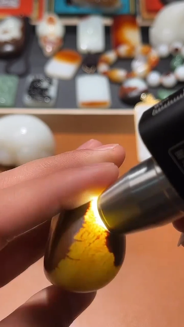 未镶嵌和田玉把件王**。和田玉