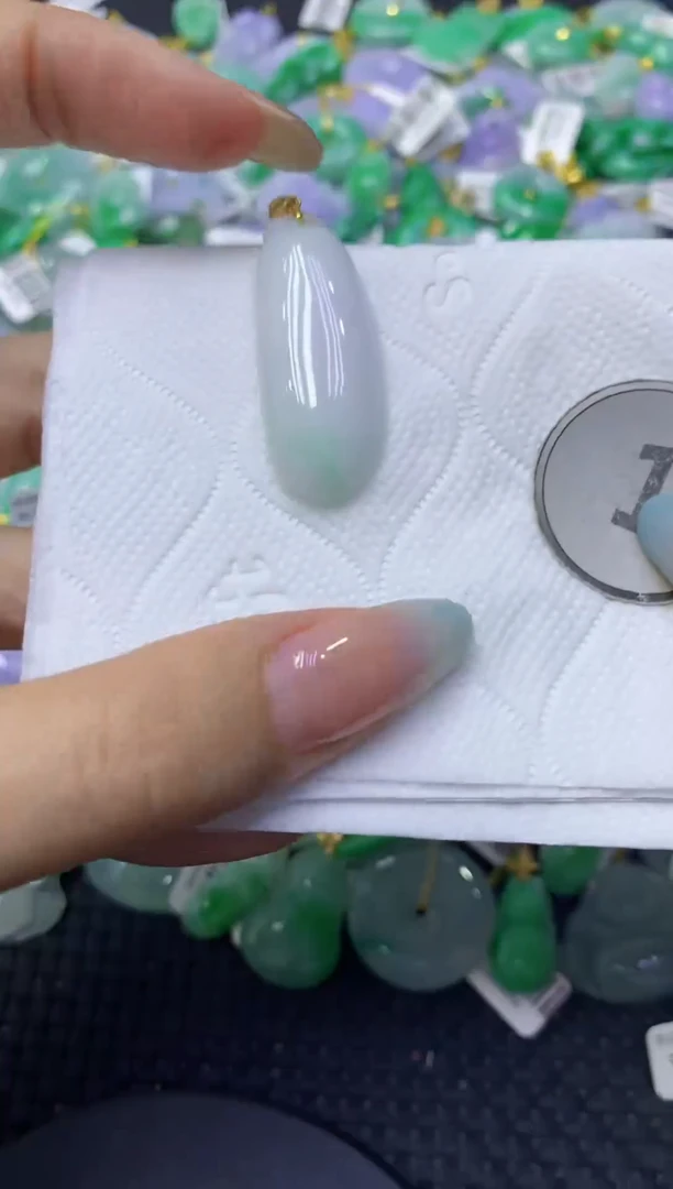 颈饰未镶嵌翡翠天然缅甸翡翠A货