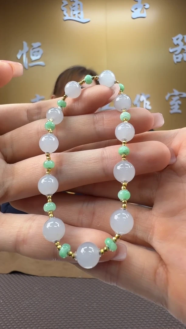 颈饰未镶嵌和田玉手串8mm