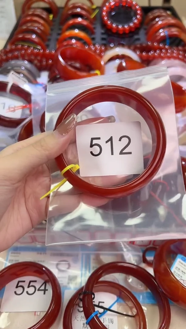 玛瑙/玉髓手镯未镶嵌64圈口*512