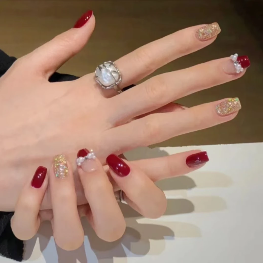 【泡泡人鱼珠】短梯30片装酒红色亮片 显白气质高级感穿戴式美甲贴