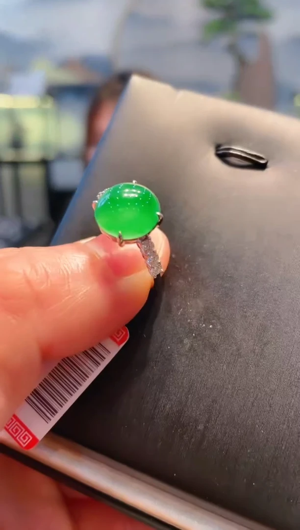 【闪购商品】翡翠颈饰18K金镶嵌A55戒指天然A货翡翠