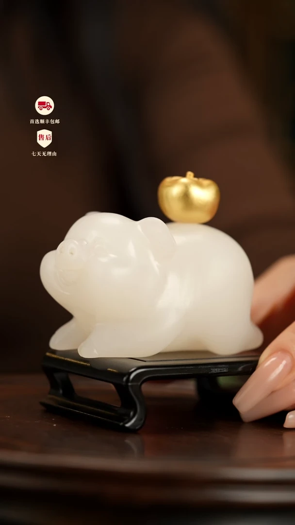 云南石荔枝白雕刻：猪（诸）事大吉摆件