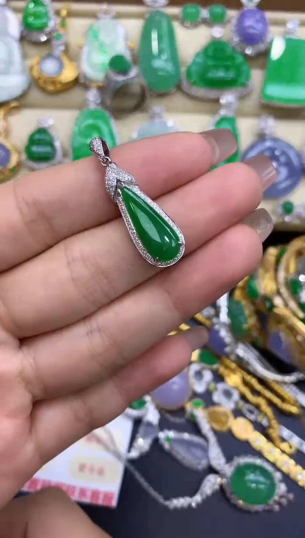 颈饰18K金镶嵌翡翠99-中国好珍宝