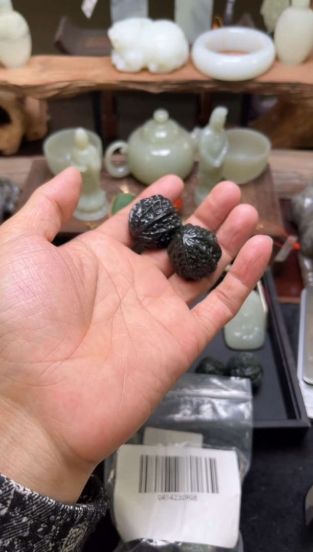 【闪购商品】和田玉手把件未镶嵌青海黑青核桃 多样性发一