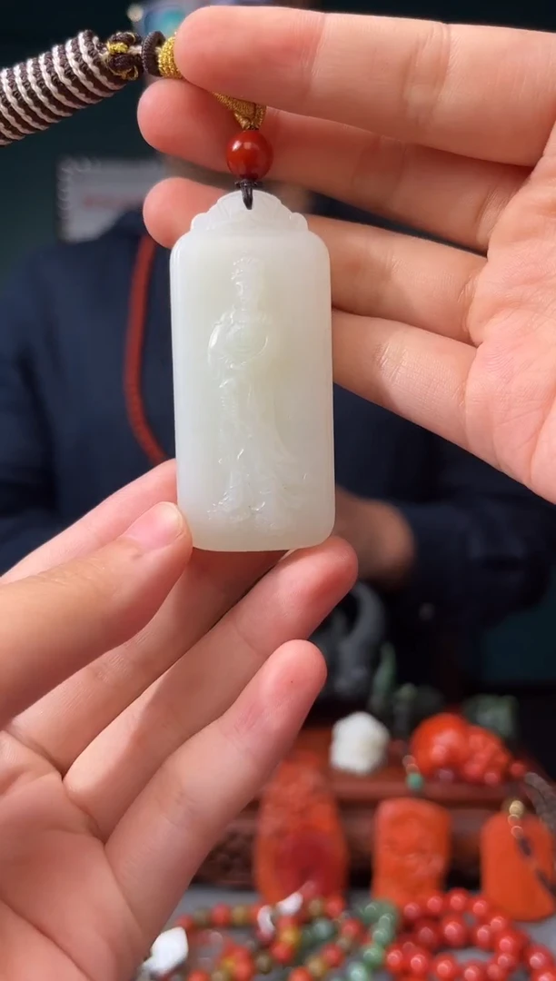 和田玉未镶嵌颈饰吊坠